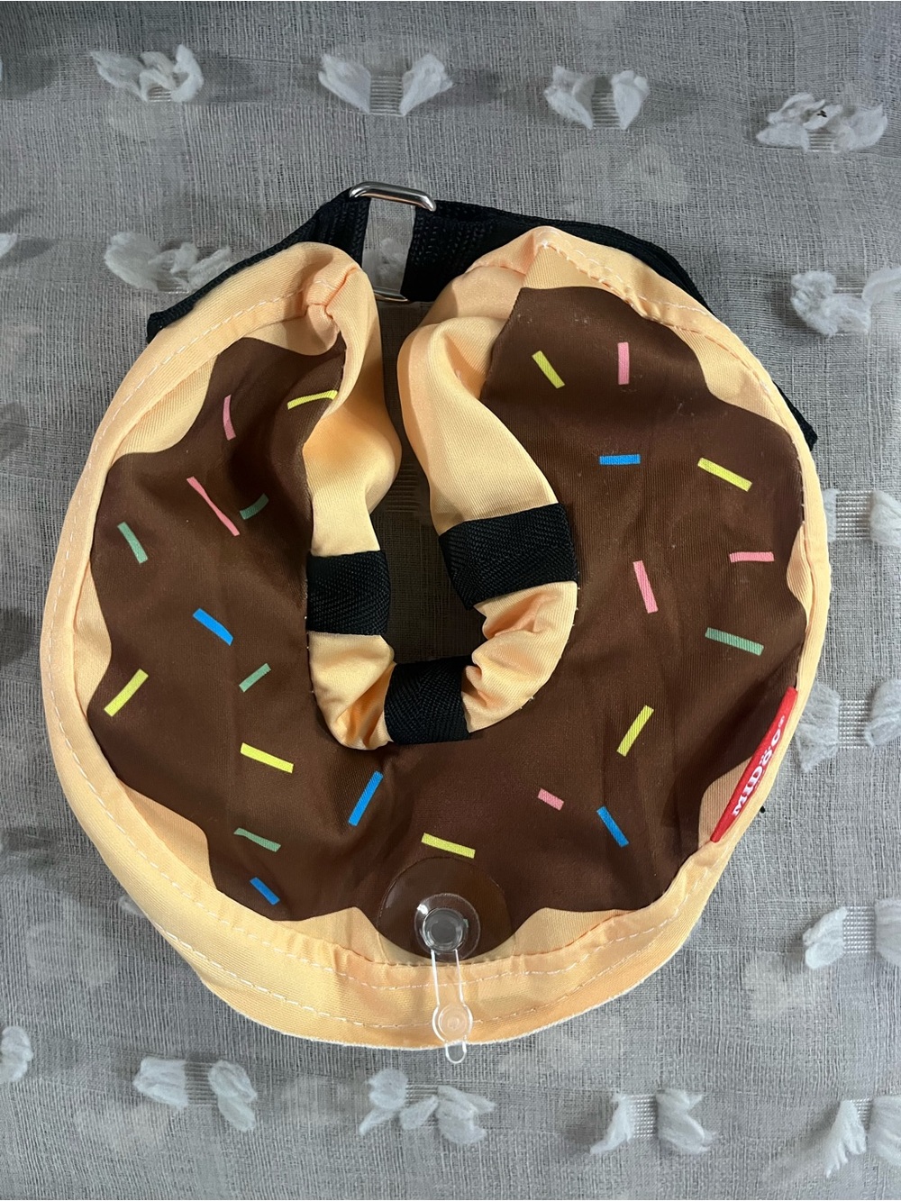 Inflatable pet doughnut for neck
